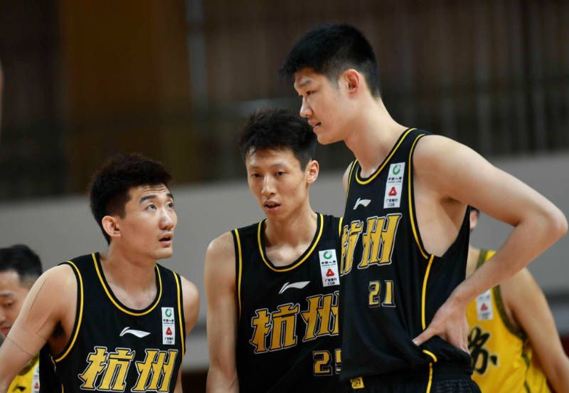 伊人久久久综在合线久久在播